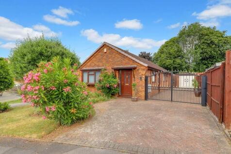 Kestrel Close, Carlton, NG4