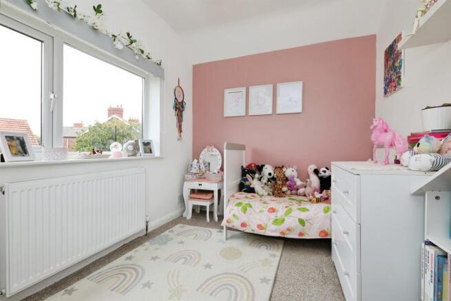 3 bed Semi-Detached for sale Image 8