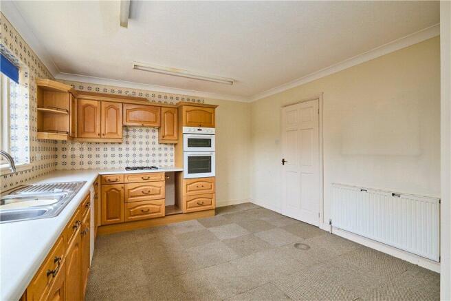 4 bed Detached for sale Image 6