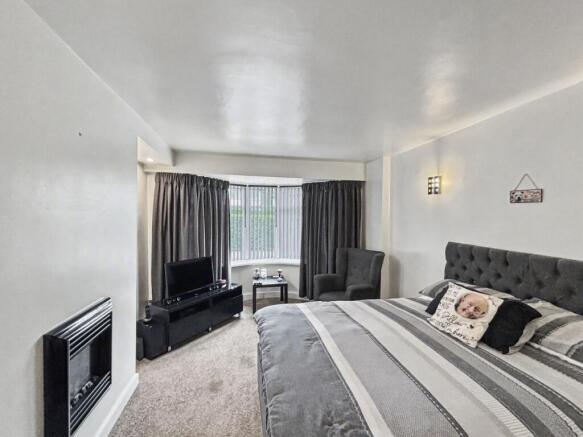 3 bed Semi-Detached for sale Image 3