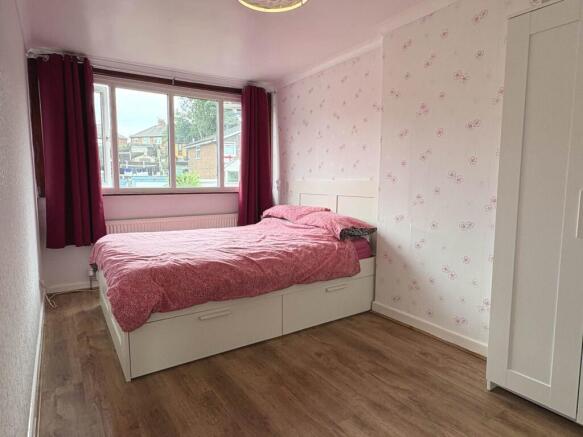 3 bed Semi-Detached for sale Image 7