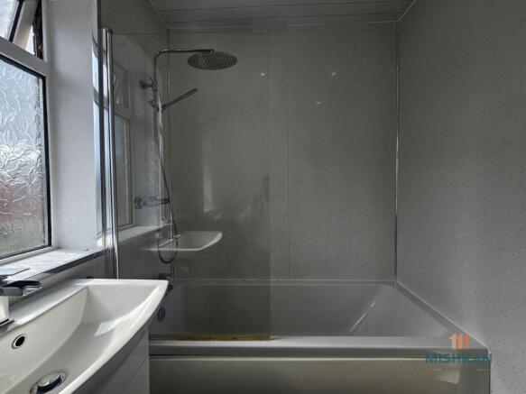 2 bed Terraced to rent Image 11