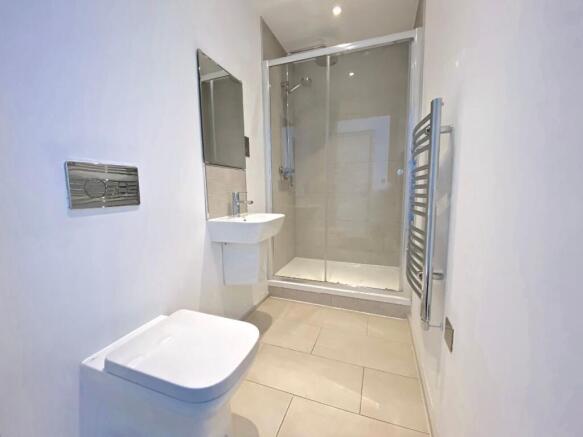 2 bed Apartment to rent Image 7
