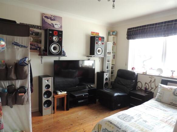 Bedroom 2: