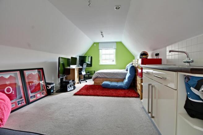 Bonus Room (Above Garage)