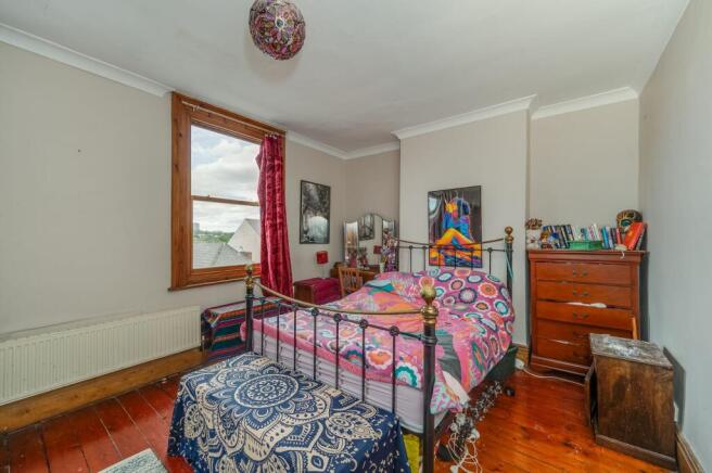5 bed Terraced for sale Image 9