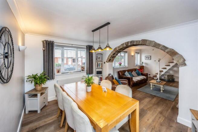 3 bed Semi-Detached for sale Image 6