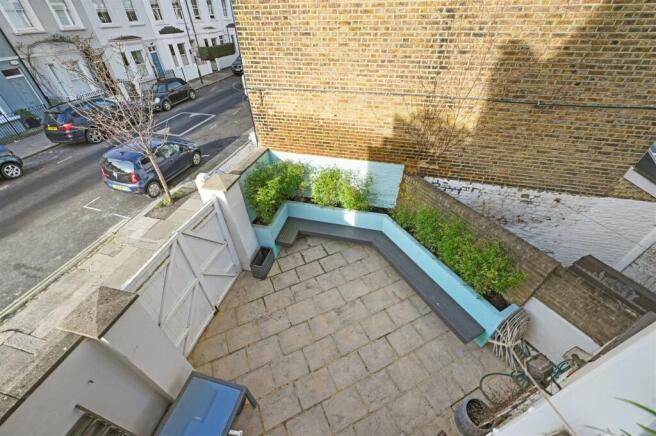 Perrers Road - Garden.JPG