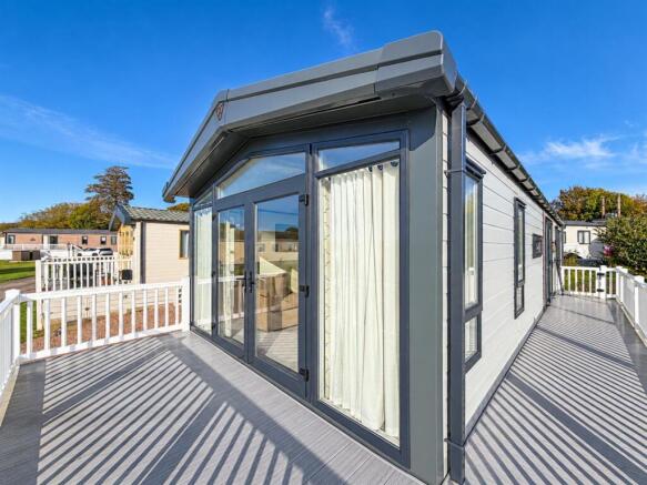 98B Seaview Avenue Seaton Estate Hidden En Suite-1
