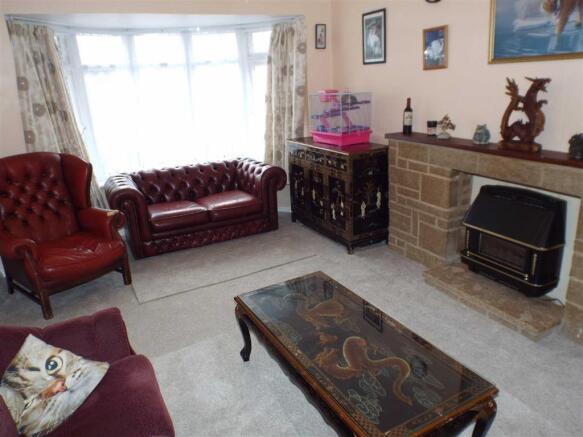 LOUNGE: