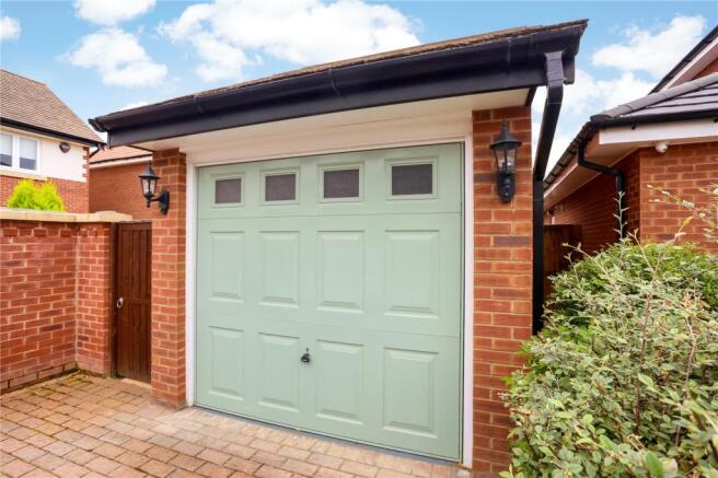 Garage & Drive