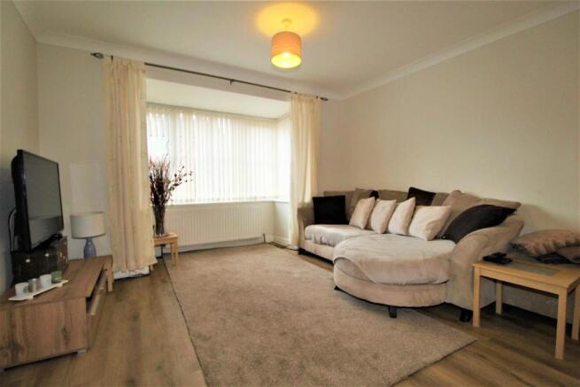 LOUNGE/ DINING ROOM