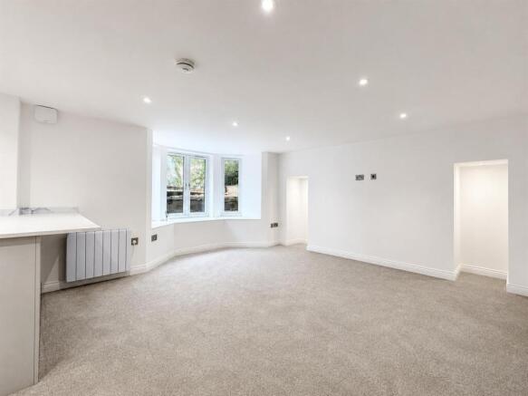 1 bed Flat for sale Image 4
