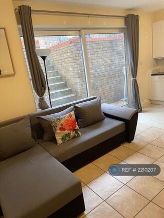 Lounge + Bbq Terrace Access