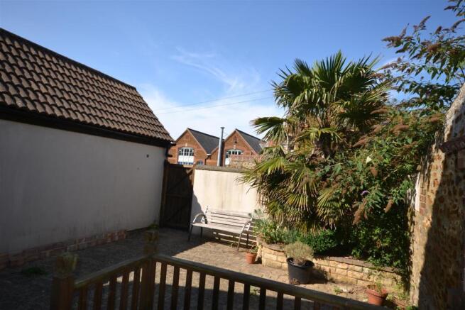 rear patio garden