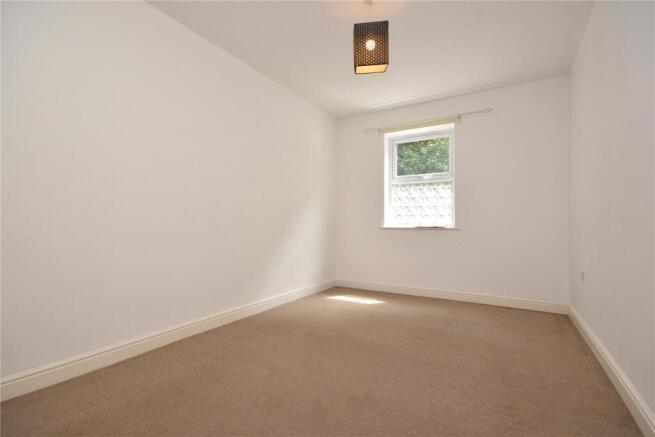 2 bed Apartment to rent Image 6