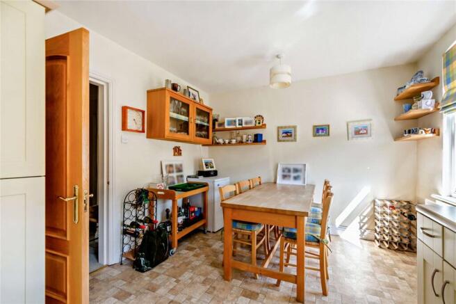 4 bed Terraced for sale Image 5