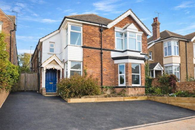 New front shot 101 Dorset Road.png