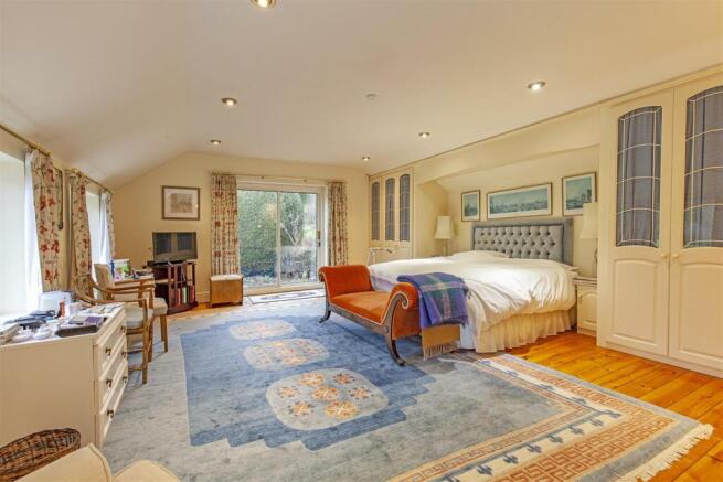 Bedroom 1-1.jpg