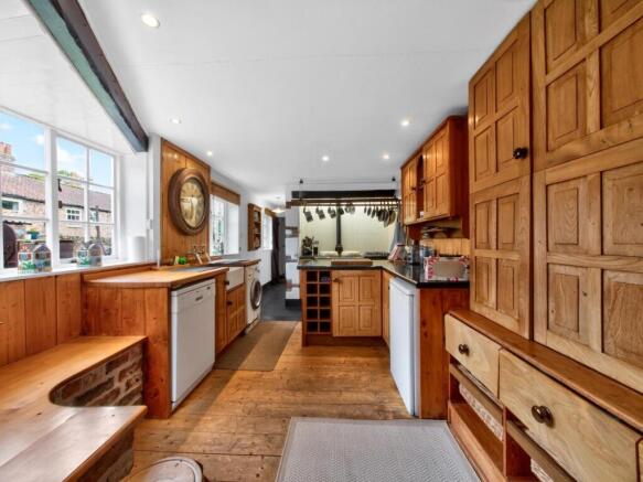 4 bed Terraced for sale Image 5