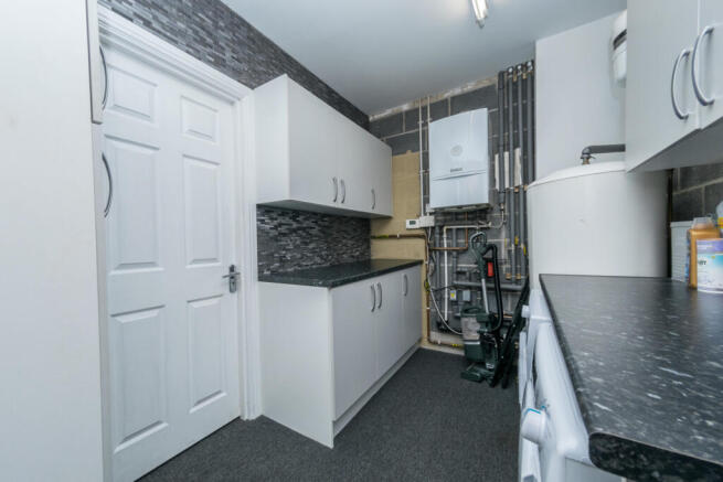 5 bed Detached for sale Image 10