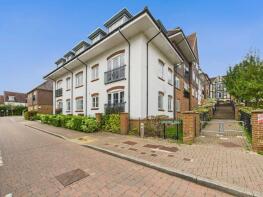 100, Middle Village, Haywards Heath RH16 4GH