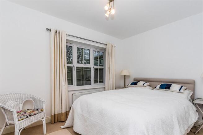 Bedroom 1.jpg