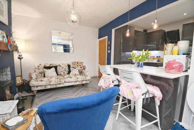3 bed Semi-Detached for sale Image 9