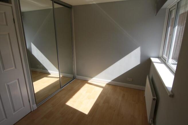 2 bed Terraced to rent Image 8