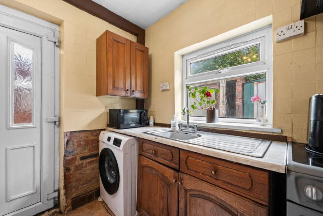 3 bed Semi-Detached for sale Image 4