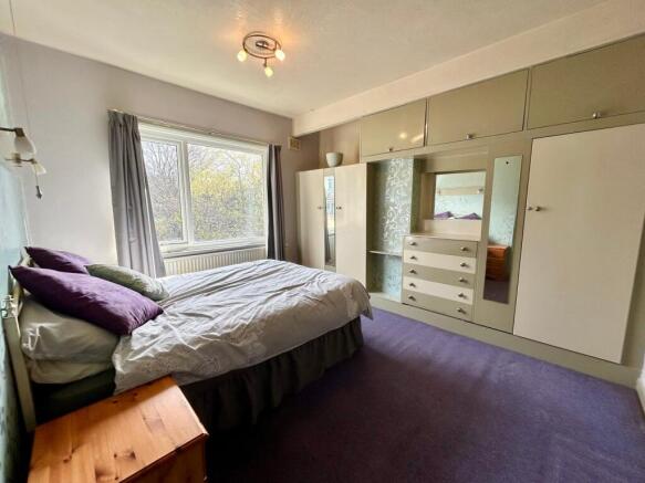 4 bed Semi-Detached for sale Image 10