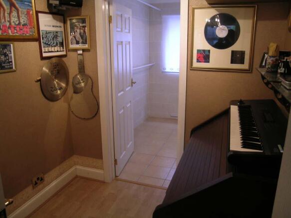 Photo 9