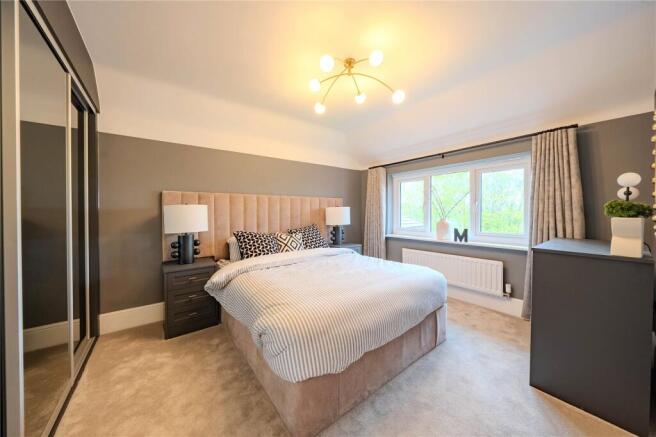 4 bed Detached for sale Image 8