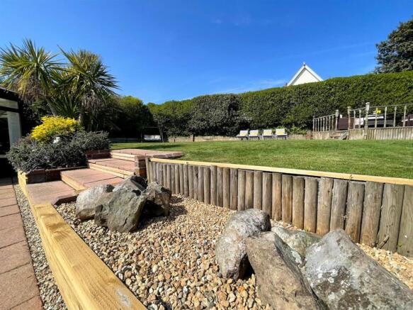 23 - Garden 2.jpg