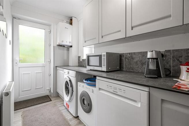 4 bed Detached for sale Image 12