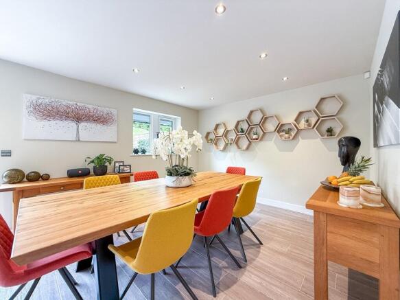 4 bed Detached for sale Image 10