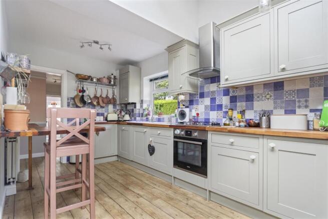 4 bed Semi-Detached for sale Image 8
