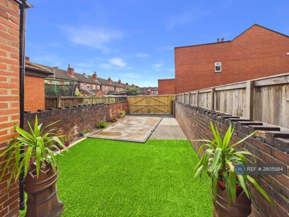 Garden - Yard - Private Off Road Parking