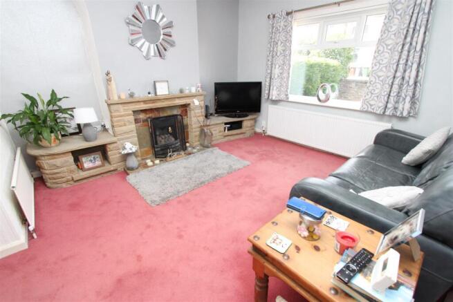 2 bed Semi-Detached Bungalow for sale Image 5