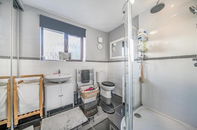 4 bed Detached for sale Image 10