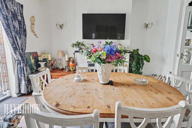 3 bed Semi-Detached for sale Image 10