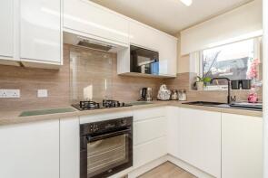 5, Spring Meadow, Tipton DY4 7BA