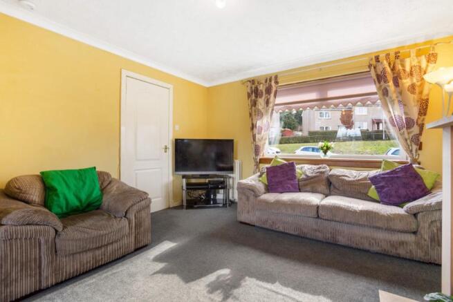 Living Room / 
Dinin