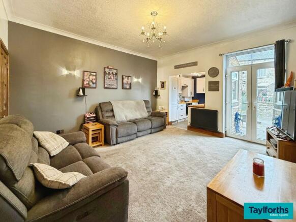 4 bed Terraced for sale Image 6