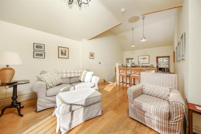 Living Room3.jpg