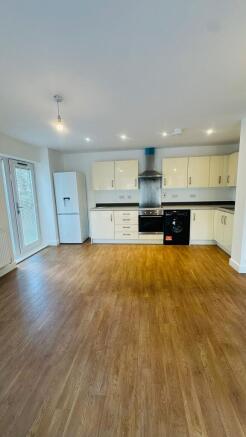 Kitchen / Lounge