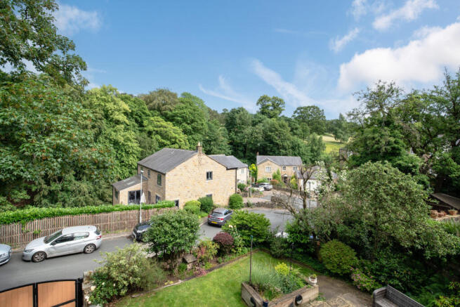 4 bed Detached for sale Image 11