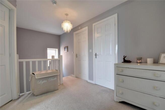 4 bed Detached for sale Image 10