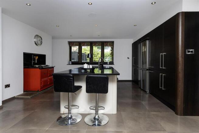 6 bed Character Property for sale Image 10