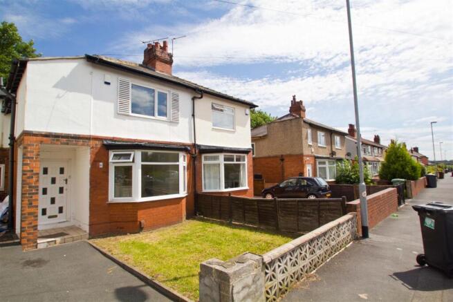 4 bed Semi-Detached to rent Image 10